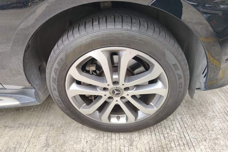 Used Mercedes-Benz GLE 2019 GLE 400 4MATIC Exclusive Edition Right Front Wheel Hub