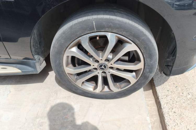 Used Mercedes-Benz GLE 2019 GLE 320 4MATIC Dynamic Edition Prestige Model Right Front Wheel Hub