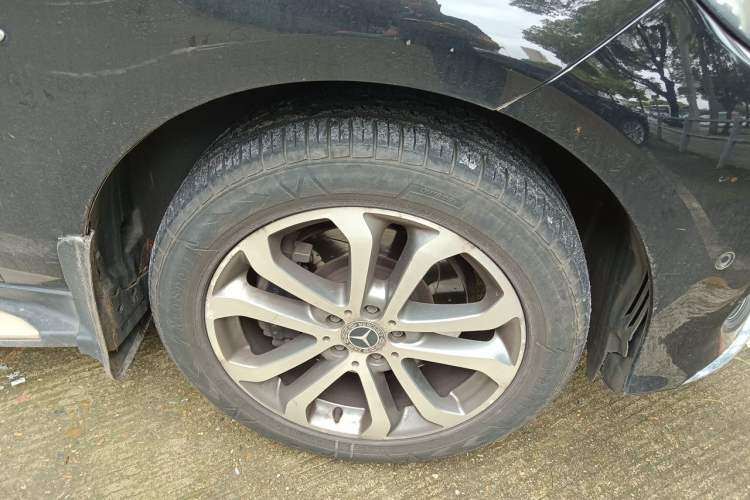 Used Mercedes-Benz GLE 2019 GLE 320 4MATIC Dynamic Edition Prestige Model Right Front Wheel Hub