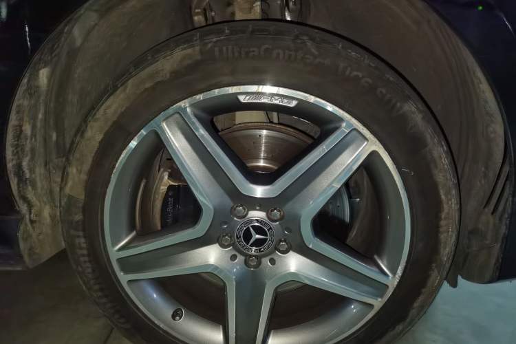 Used Mercedes-Benz GLE 2019 GLE 400 4MATIC Exclusive Edition Right Front Wheel Hub