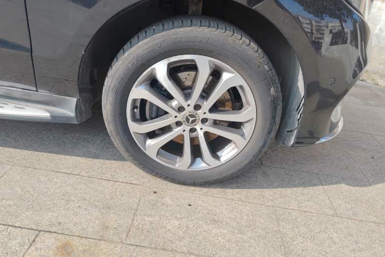 Used Mercedes-Benz GLE 2019 GLE 320 4MATIC Dynamic Edition Prestige Model Right Front Wheel Hub