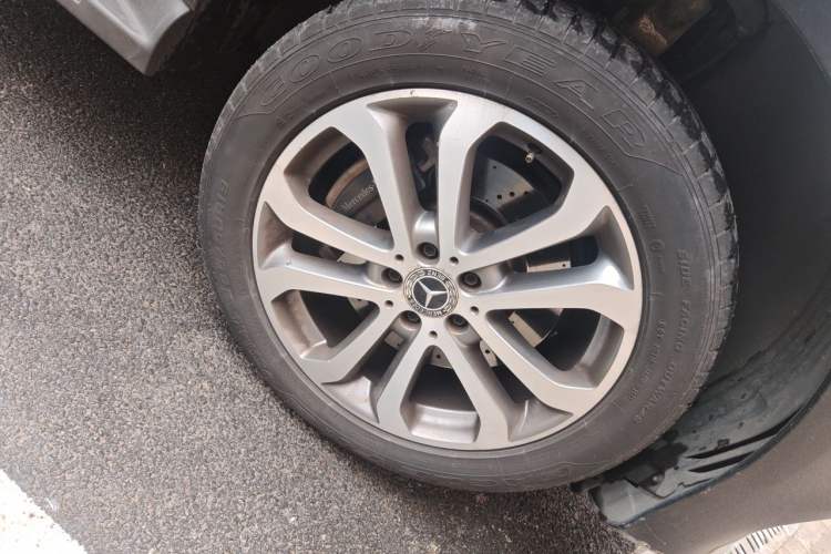 Used Mercedes-Benz GLE 2019 GLE 320 4MATIC Dynamic Edition Prestige Model Right Front Wheel Hub