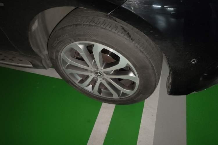 Used Mercedes-Benz GLE 2019 GLE 320 4MATIC Dynamic Edition Prestige Model Right Front Wheel Hub
