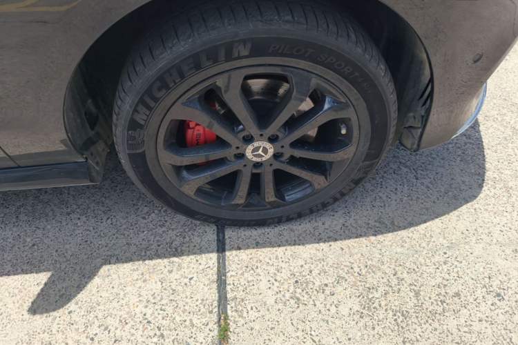 Used Mercedes-Benz GLE 2019 GLE 320 4MATIC Dynamic Edition Prestige Model Right Front Wheel Hub