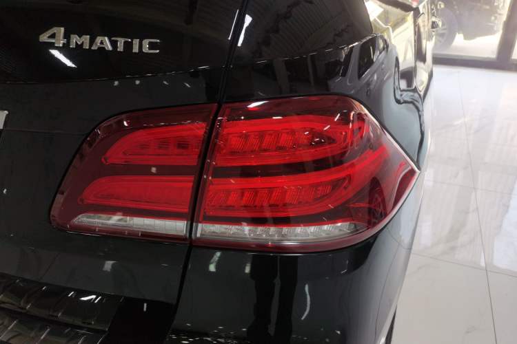 Used Mercedes-Benz GLE 2019 GLE 400 4MATIC Exclusive Edition Right Rear Taillight