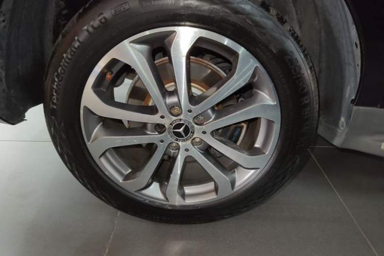 Used Mercedes-Benz GLE 2019 GLE 320 4MATIC Dynamic Edition Prestige Model Right Rear Wheel Hub