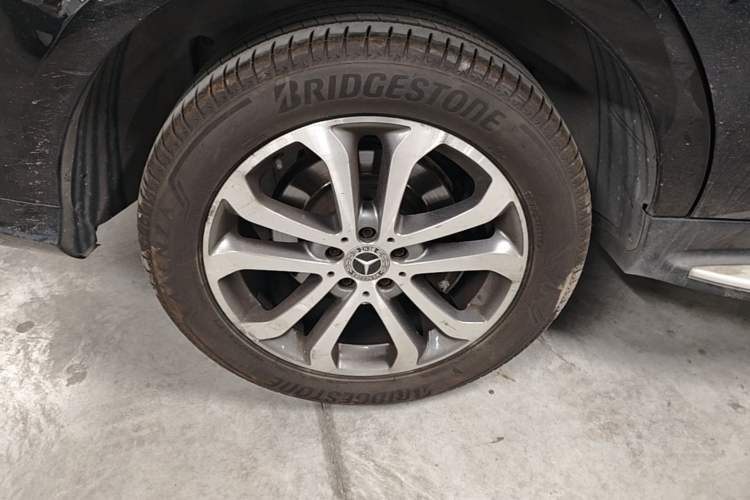 Used Mercedes-Benz GLE 2019 GLE 320 4MATIC Dynamic Edition Prestige Model Right Rear Wheel Hub