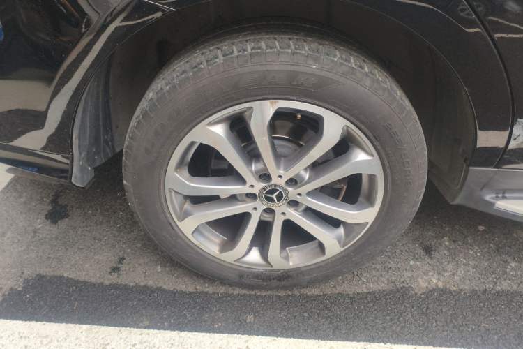 Used Mercedes-Benz GLE 2019 GLE 320 4MATIC Dynamic Edition Prestige Model Right Rear Wheel Hub