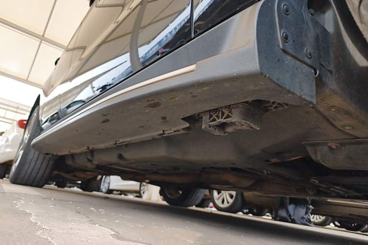 Used Mercedes-Benz GLE 2019 GLE 400 4MATIC Exclusive Edition Right Side Sill