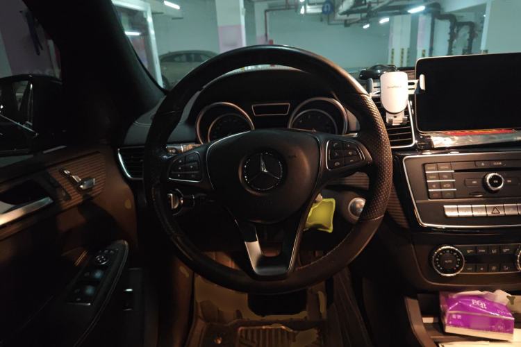Used Mercedes-Benz GLE 2019 GLE 320 4MATIC Luxury Collection Edition Steering Wheel