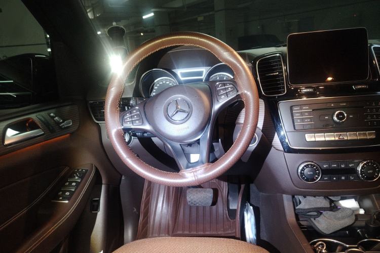Used Mercedes-Benz GLE 2019 GLE 320 4MATIC Dynamic Edition Prestige Model Steering Wheel