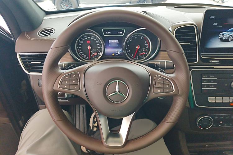 Used Mercedes-Benz GLE 2019 GLE 400 4MATIC Exclusive Edition Steering Wheel
