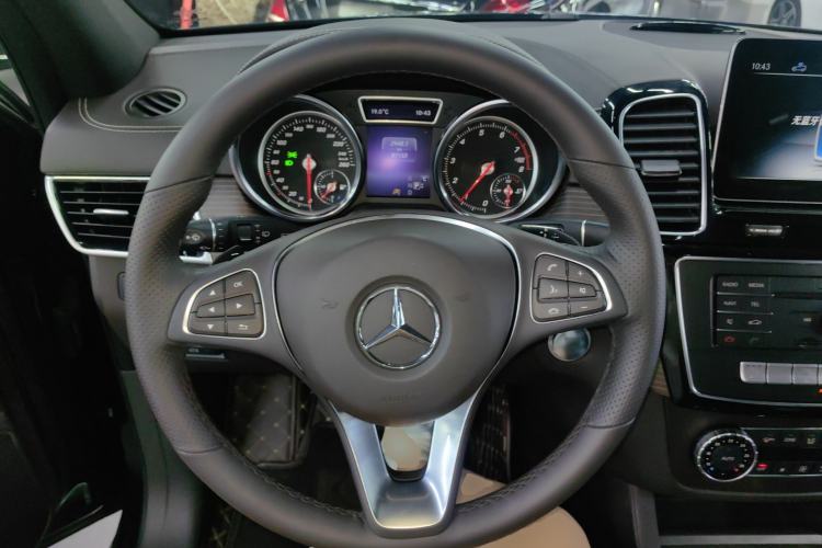 Used Mercedes-Benz GLE 2019 GLE 400 4MATIC Exclusive Edition Steering Wheel