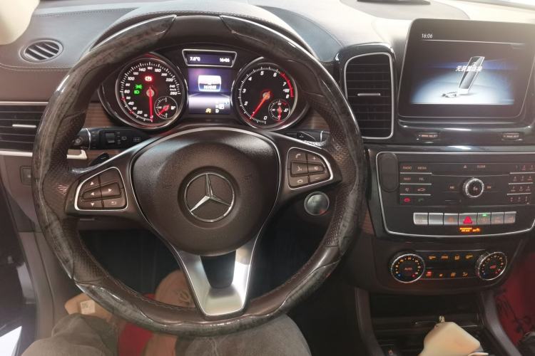 Used Mercedes-Benz GLE 2019 GLE 400 4MATIC Exclusive Edition Steering Wheel