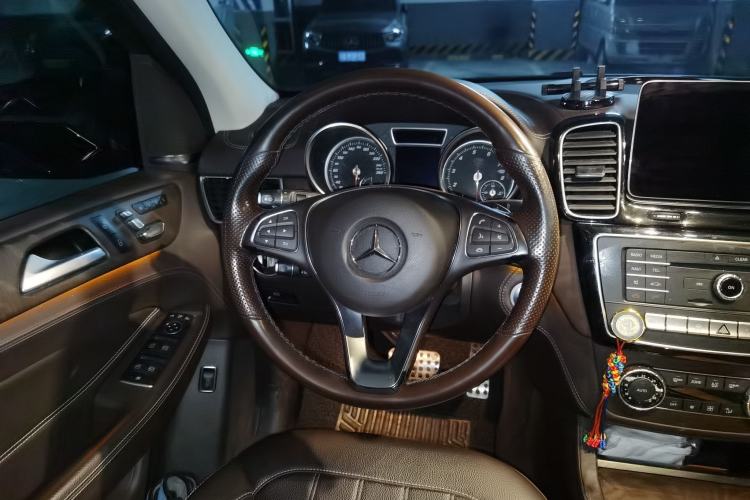Used Mercedes-Benz GLE 2019 GLE 400 4MATIC Exclusive Edition Steering Wheel