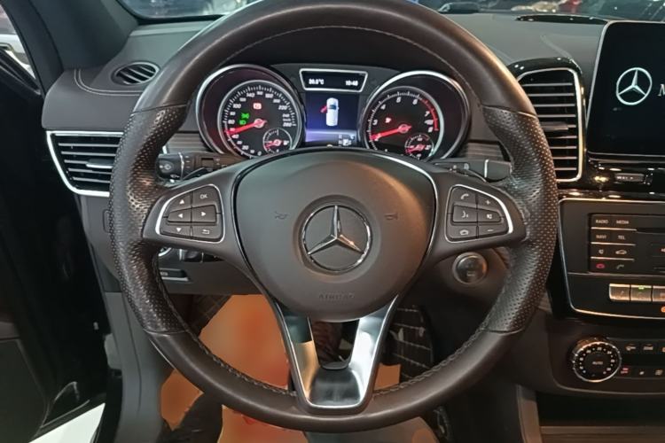 Used Mercedes-Benz GLE 2019 GLE 320 4MATIC Luxury Collection Edition Steering Wheel