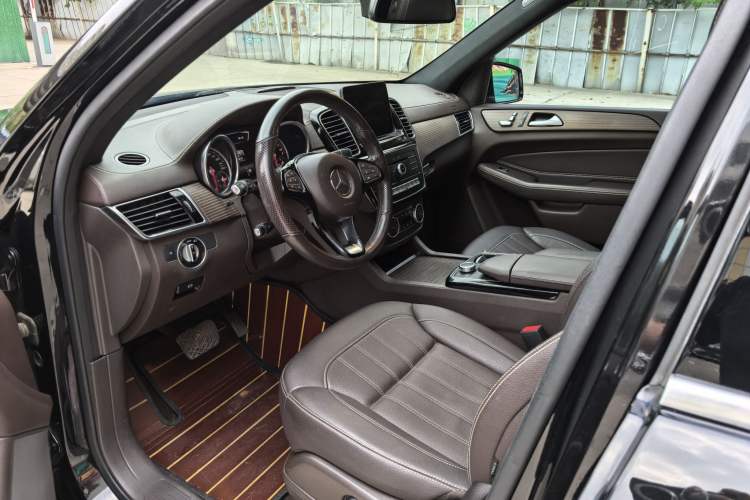 Used Mercedes-Benz GLE 2019 GLE 320 4MATIC Luxury Collection Edition Trunk