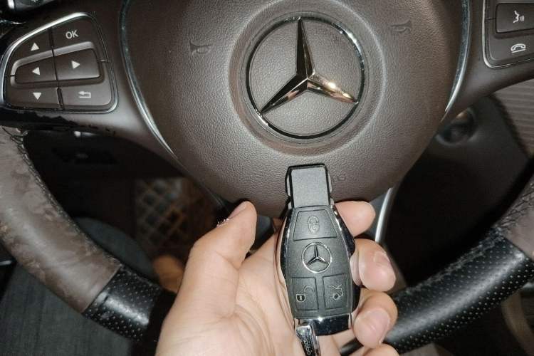 Used Mercedes-Benz GLE 2019 GLE 320 4MATIC Dynamic Edition Prestige Model Vehicle Key