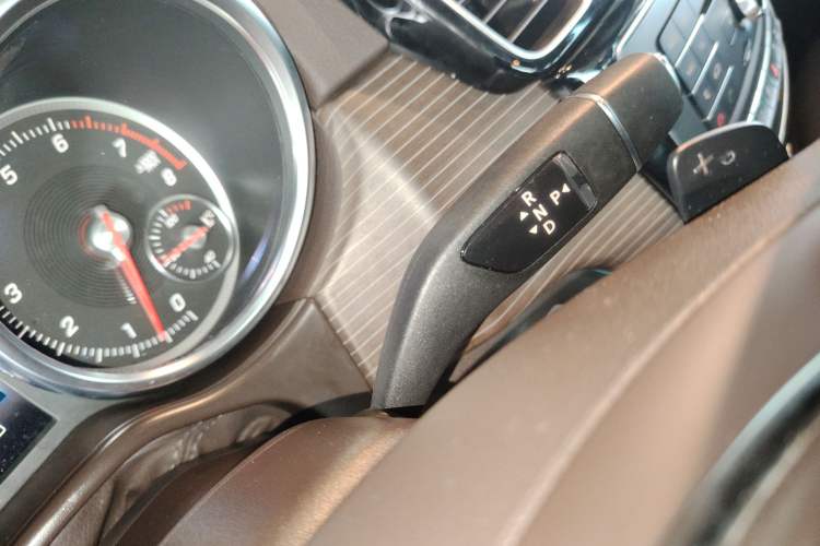 Used Mercedes-Benz GLE 2019 GLE 320 4MATIC Dynamic Edition Prestige Model Gear Lever
