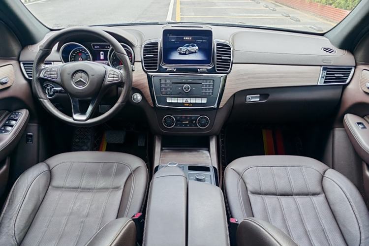 Used Mercedes-Benz GLE 2019 GLE 320 4MATIC Dynamic Edition Prestige Model Interior 14