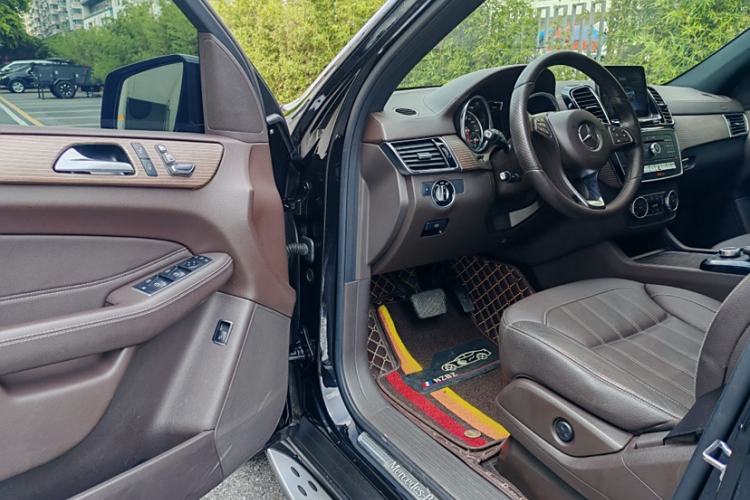 Used Mercedes-Benz GLE 2019 GLE 320 4MATIC Dynamic Edition Prestige Model Interior 2