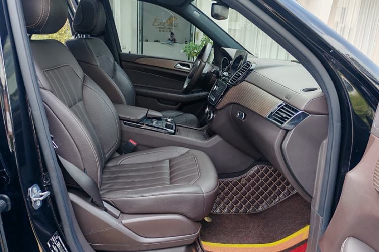 Used Mercedes-Benz GLE 2019 GLE 320 4MATIC Dynamic Edition Prestige Model Interior 8
