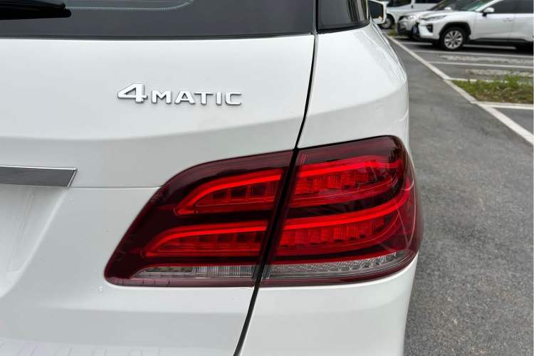 Used Mercedes-Benz GLE 2019 GLE 320 4MATIC Luxury Collection Edition Exterior 10