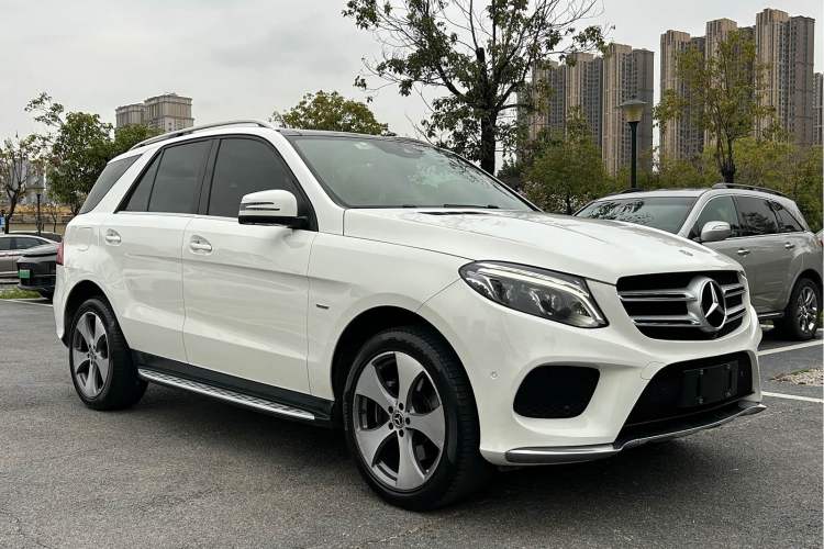 Used Mercedes-Benz GLE 2019 GLE 320 4MATIC Luxury Collection Edition Exterior 2