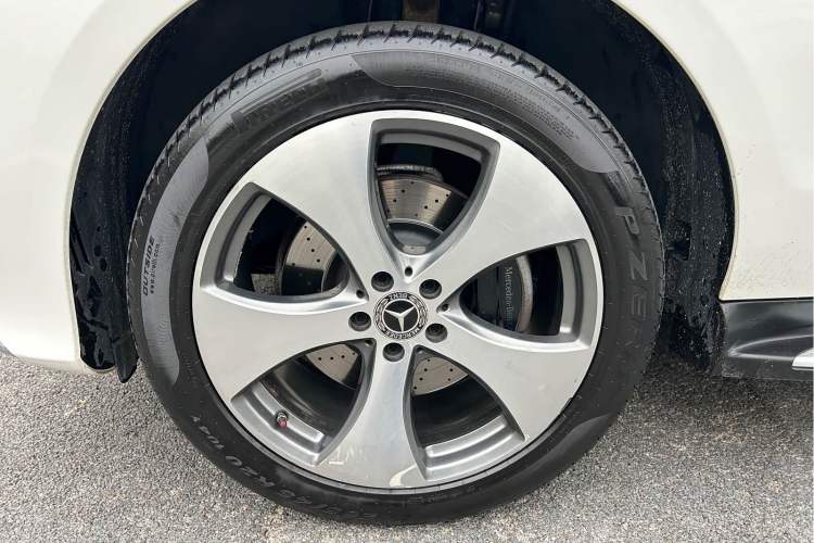 Used Mercedes-Benz GLE 2019 GLE 320 4MATIC Luxury Collection Edition Exterior 4