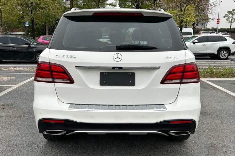 Used Mercedes-Benz GLE 2019 GLE 320 4MATIC Luxury Collection Edition Exterior 6