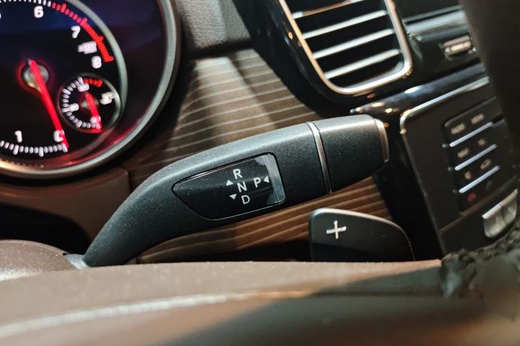 Used Mercedes-Benz GLE 2019 GLE 320 4MATIC Luxury Collection Edition Gear Lever