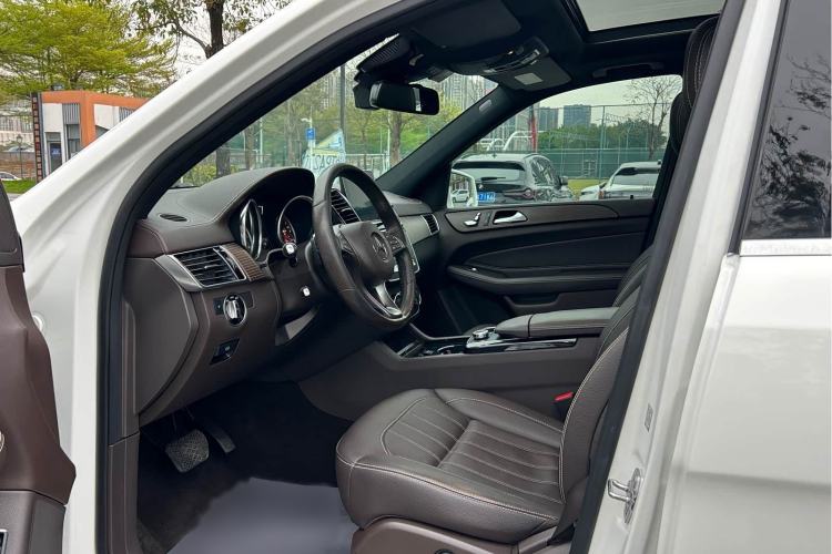 Used Mercedes-Benz GLE 2019 GLE 320 4MATIC Luxury Collection Edition Interior 1