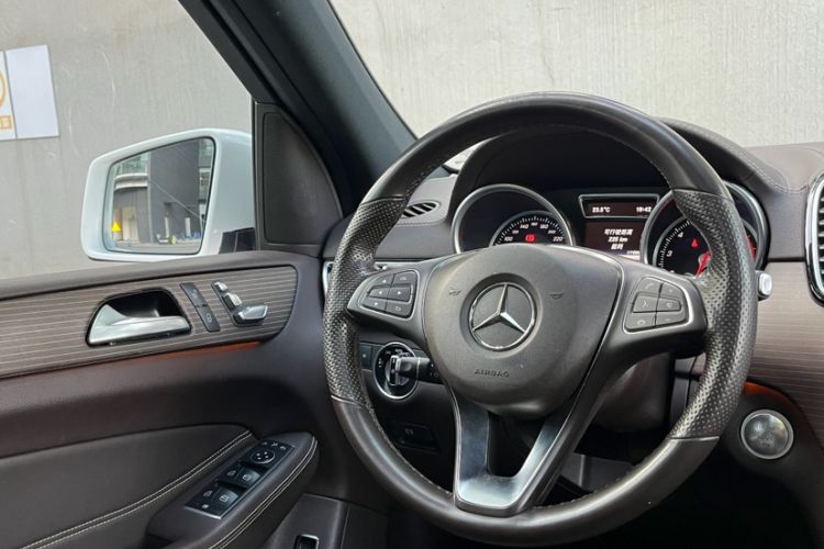 Used Mercedes-Benz GLE 2019 GLE 320 4MATIC Dynamic Edition Prestige Model Interior 3