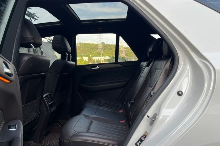 Used Mercedes-Benz GLE 2019 GLE 320 4MATIC Dynamic Edition Prestige Model Interior 4