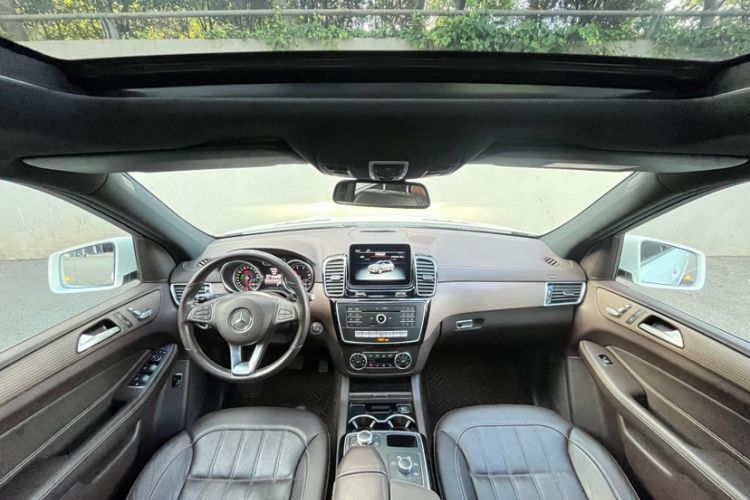 Used Mercedes-Benz GLE 2019 GLE 320 4MATIC Dynamic Edition Prestige Model Interior 5
