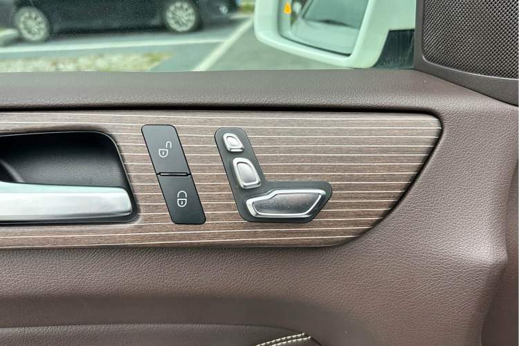 Used Mercedes-Benz GLE 2019 GLE 320 4MATIC Luxury Collection Edition Interior 7
