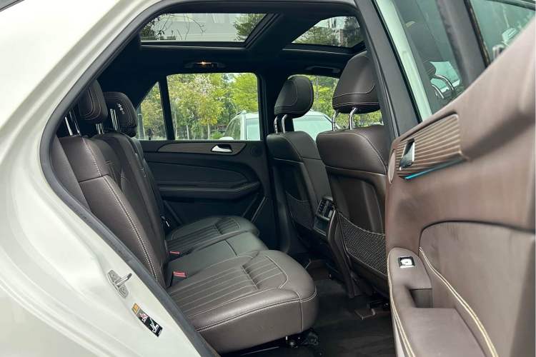 Used Mercedes-Benz GLE 2019 GLE 320 4MATIC Luxury Collection Edition Interior 8