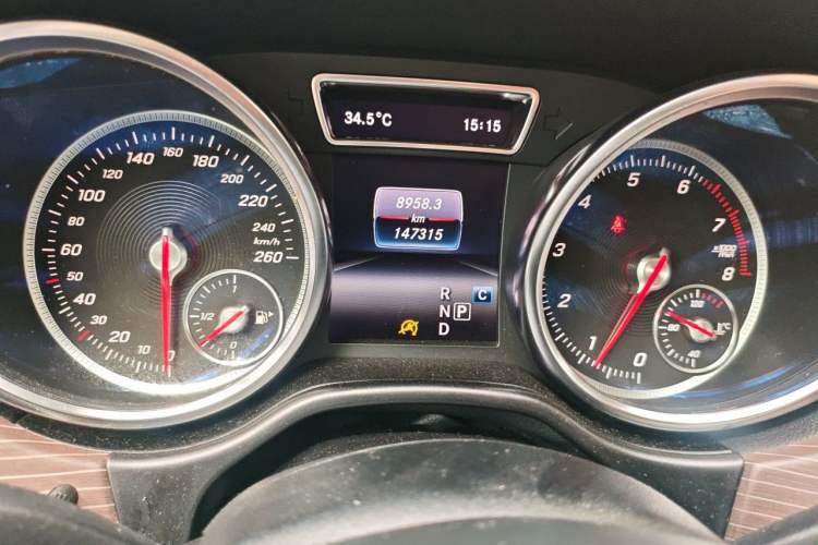 Used Mercedes-Benz GLE 2019 GLE 320 4MATIC Dynamic Edition Prestige Model Odometer Close Up