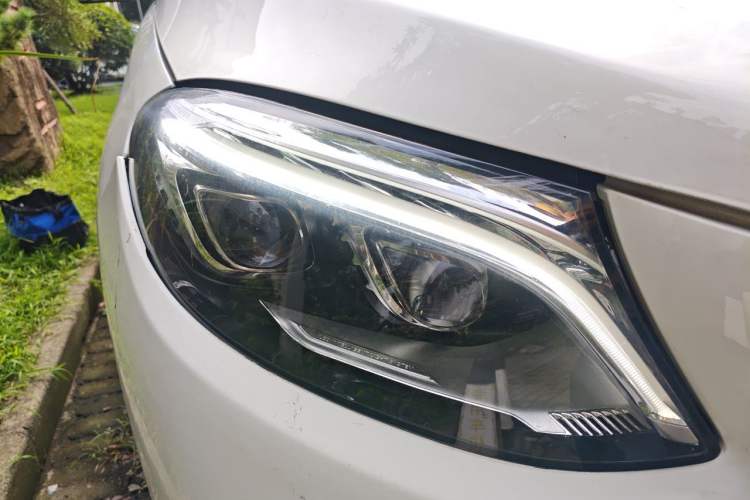 Used Mercedes-Benz GLE 2019 GLE 320 4MATIC Dynamic Edition Prestige Model Right Front Headlight