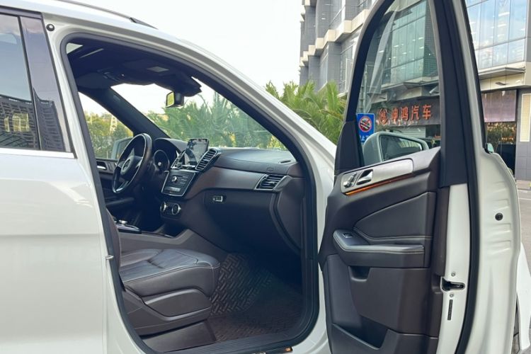 Used Mercedes-Benz GLE 2019 GLE 320 4MATIC Dynamic Edition Prestige Model Right Front Seat