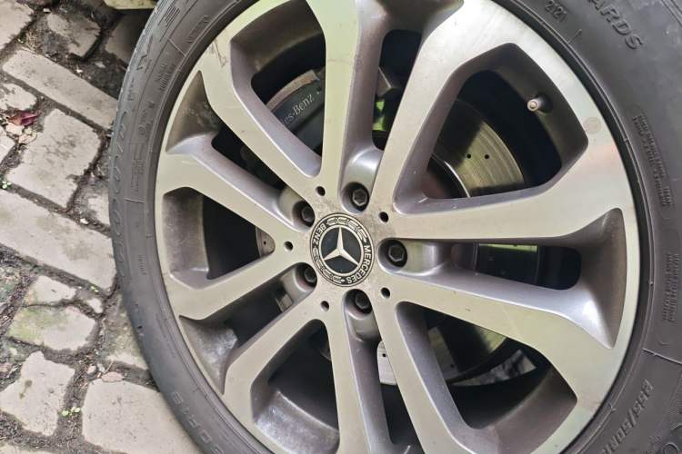 Used Mercedes-Benz GLE 2019 GLE 320 4MATIC Dynamic Edition Prestige Model Right Front Wheel Hub