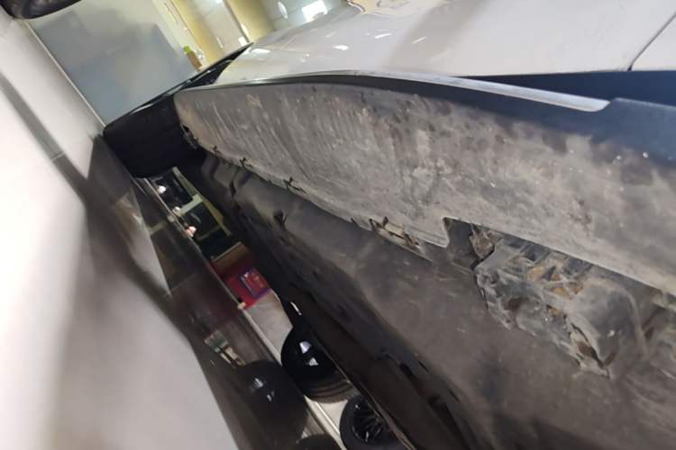 Used Mercedes-Benz GLE 2019 GLE 320 4MATIC Luxury Collection Edition Right Side Sill