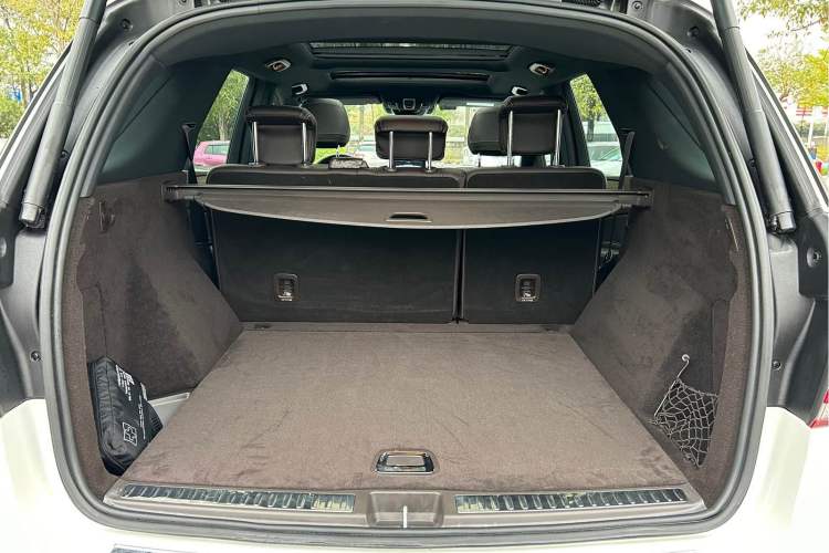 Used Mercedes-Benz GLE 2019 GLE 320 4MATIC Luxury Collection Edition Trunk