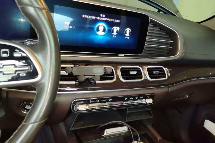 Used Mercedes-Benz GLE 2020 GLE 350 4MATIC Fashion Model Audio And AC Panel