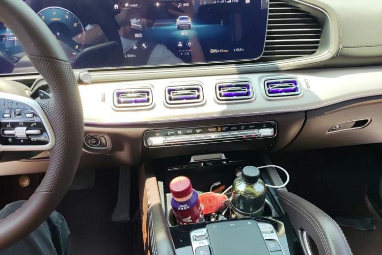 Used Mercedes-Benz GLE 2020 GLE 350 4MATIC Dynamic Edition Audio And AC Panel
