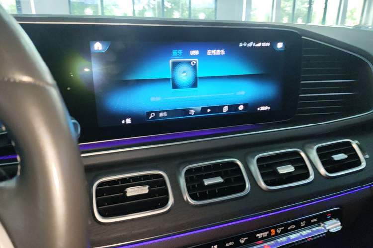 Used Mercedes-Benz GLE 2020 GLE 350 4MATIC Dynamic Edition Audio And AC Panel