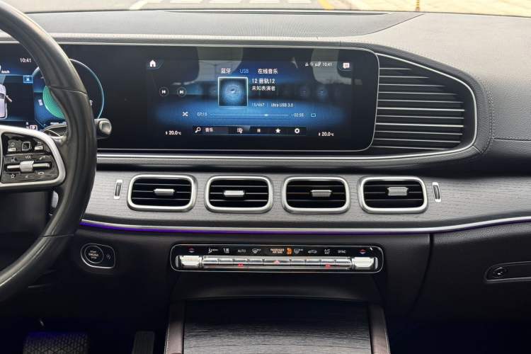 Used Mercedes-Benz GLE 2020 Restyled GLE 450 4MATIC Luxury Edition Audio And AC Panel
