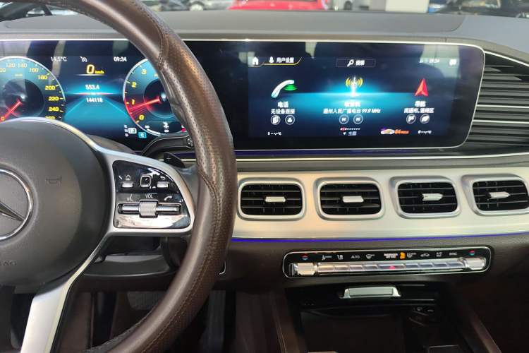 Used Mercedes-Benz GLE 2020 GLE 350 4MATIC Dynamic Edition Audio And AC Panel