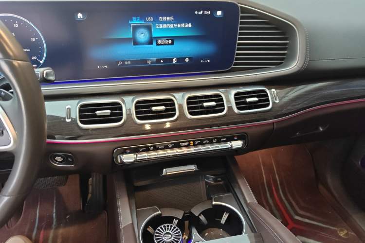 Used Mercedes-Benz GLE 2020 Restyled GLE 350 4MATIC Fashion Edition Audio And AC Panel