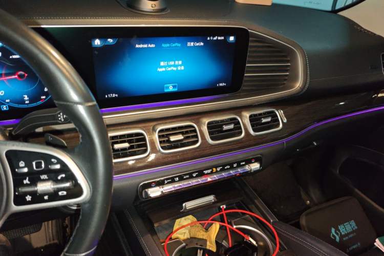 Used Mercedes-Benz GLE 2020 Restyled GLE 350 4MATIC Fashion Edition Audio And AC Panel